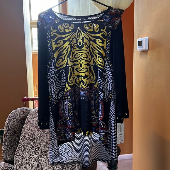 Tops - New Womans Calessa Top. Sz. XL.